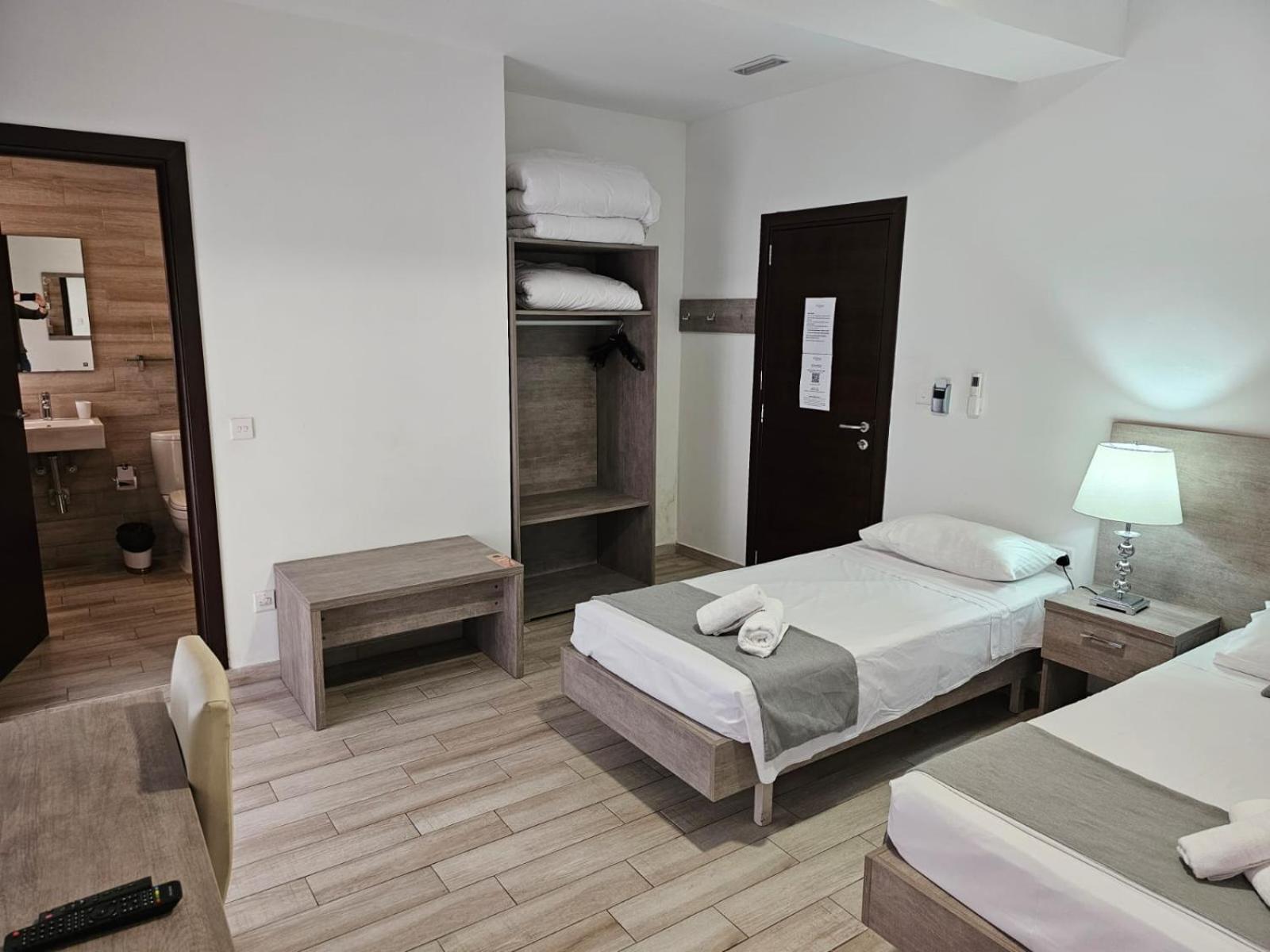 Napoli Suites San Ġiljan Buitenkant foto