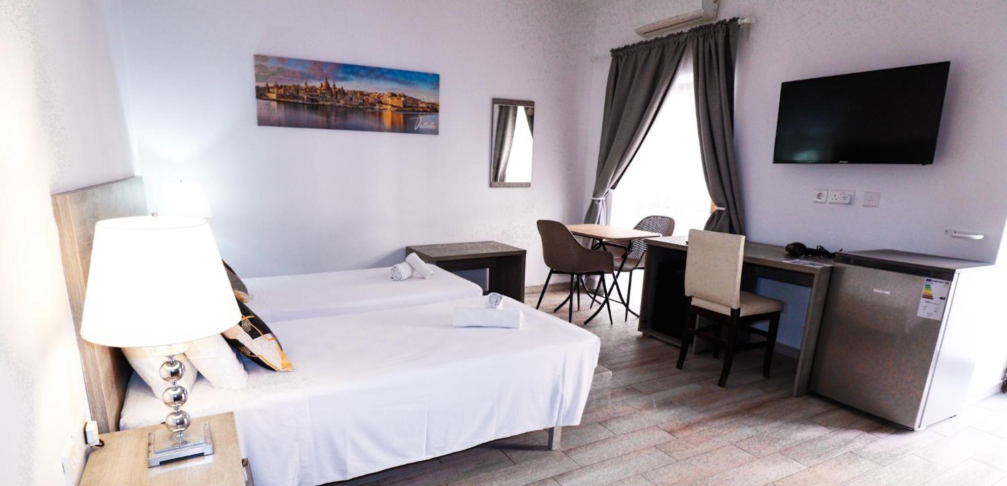 Napoli Suites San Ġiljan Buitenkant foto