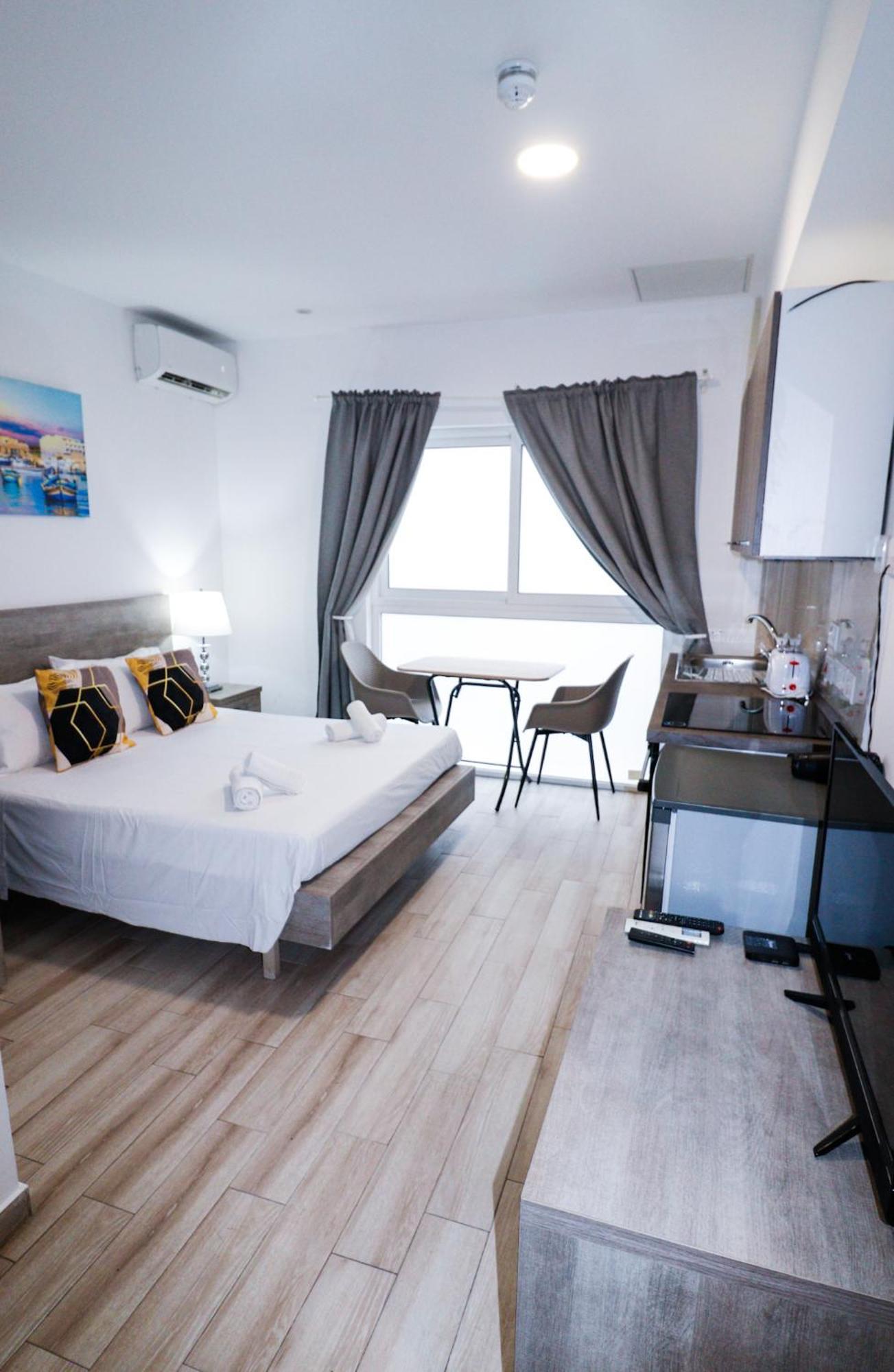 Napoli Suites San Ġiljan Buitenkant foto