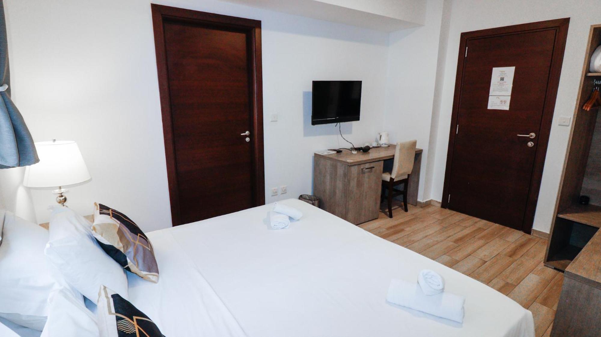 Napoli Suites San Ġiljan Buitenkant foto